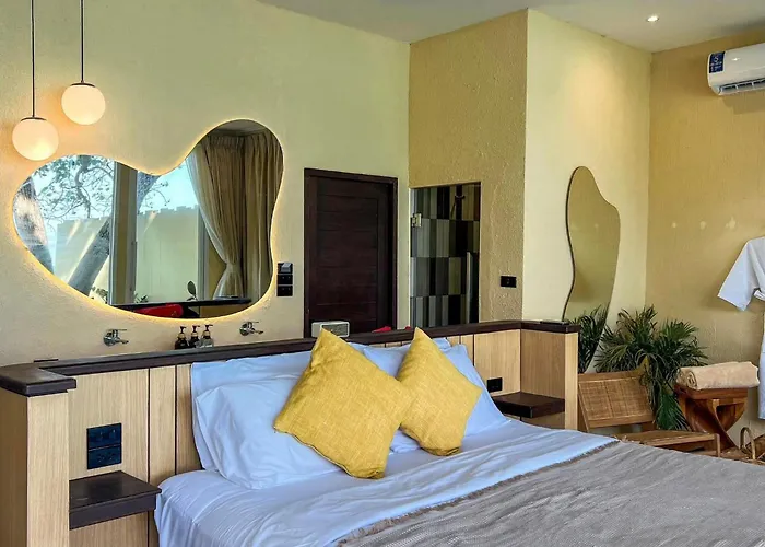 Haven Beachfront Villa Koh Larn